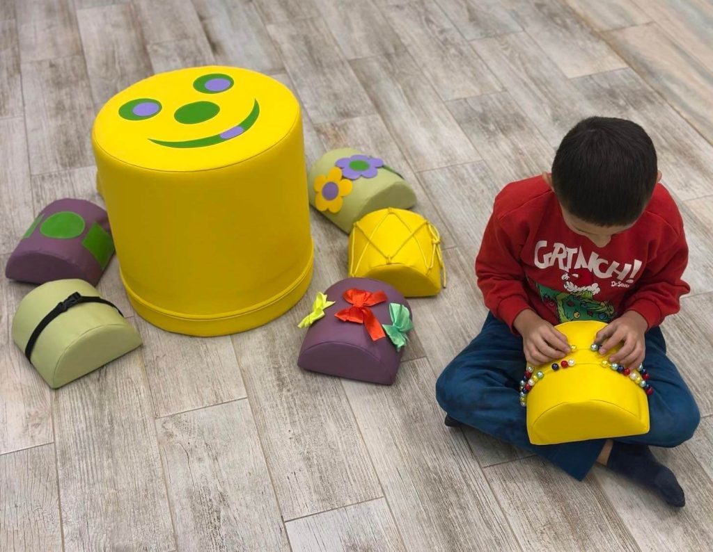 Найкращі м’які модулі для дитячих майданчиків