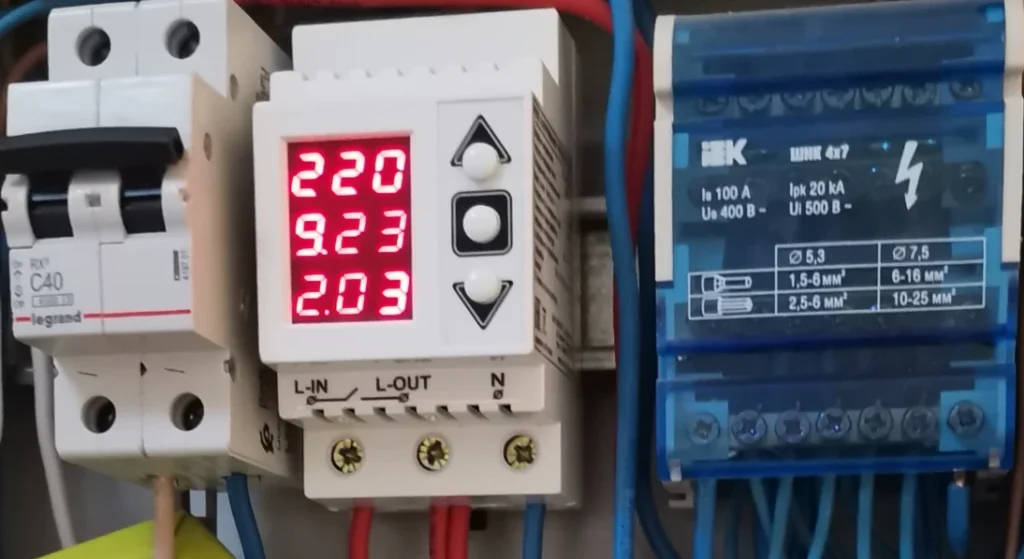 модульні реле контролю електроенергії