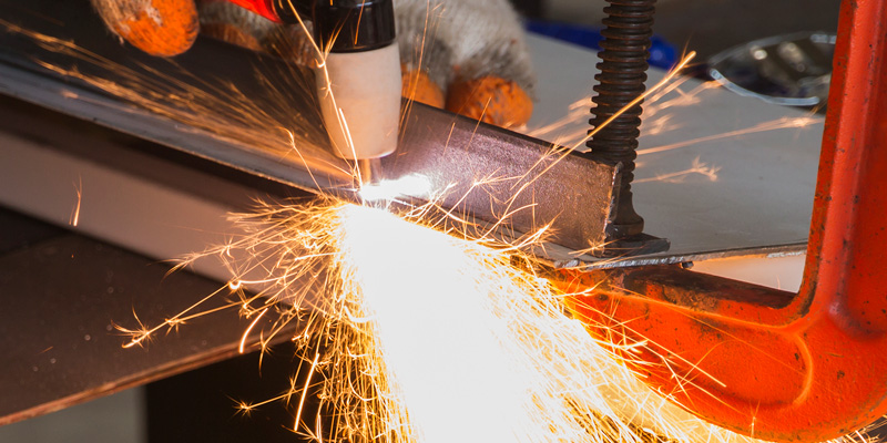 Плазмове різання для майстрів: від вибору першого апарату до професійного використання