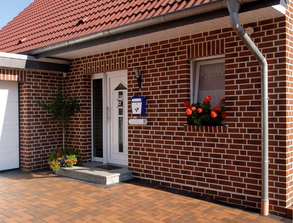 Помилки при монтажі фасадної плитки, які коштують тисячі: як уникнути тріщин та відшарувань